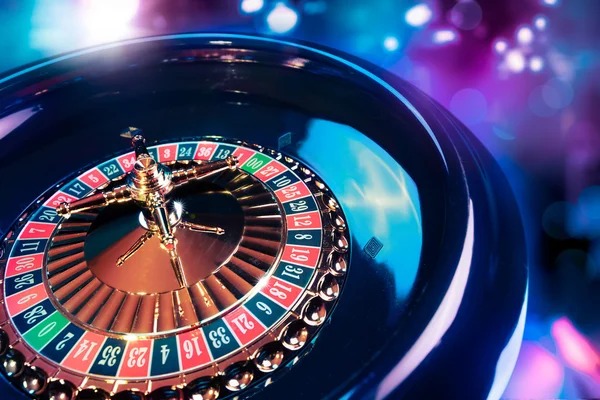 km77 mobile app interface showing sportsbook, live-dealer, and slots categories